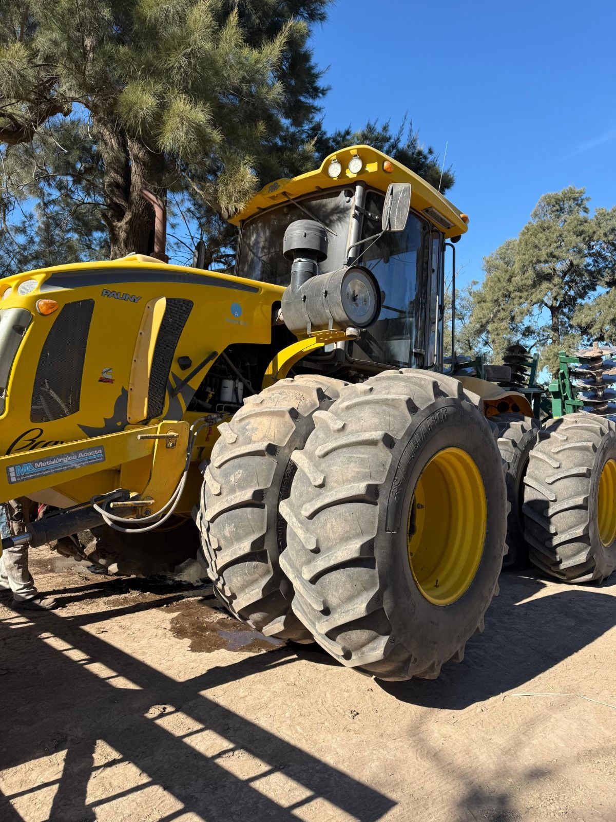 ENTREGA TRACTOR PAUNY BRAVO 780