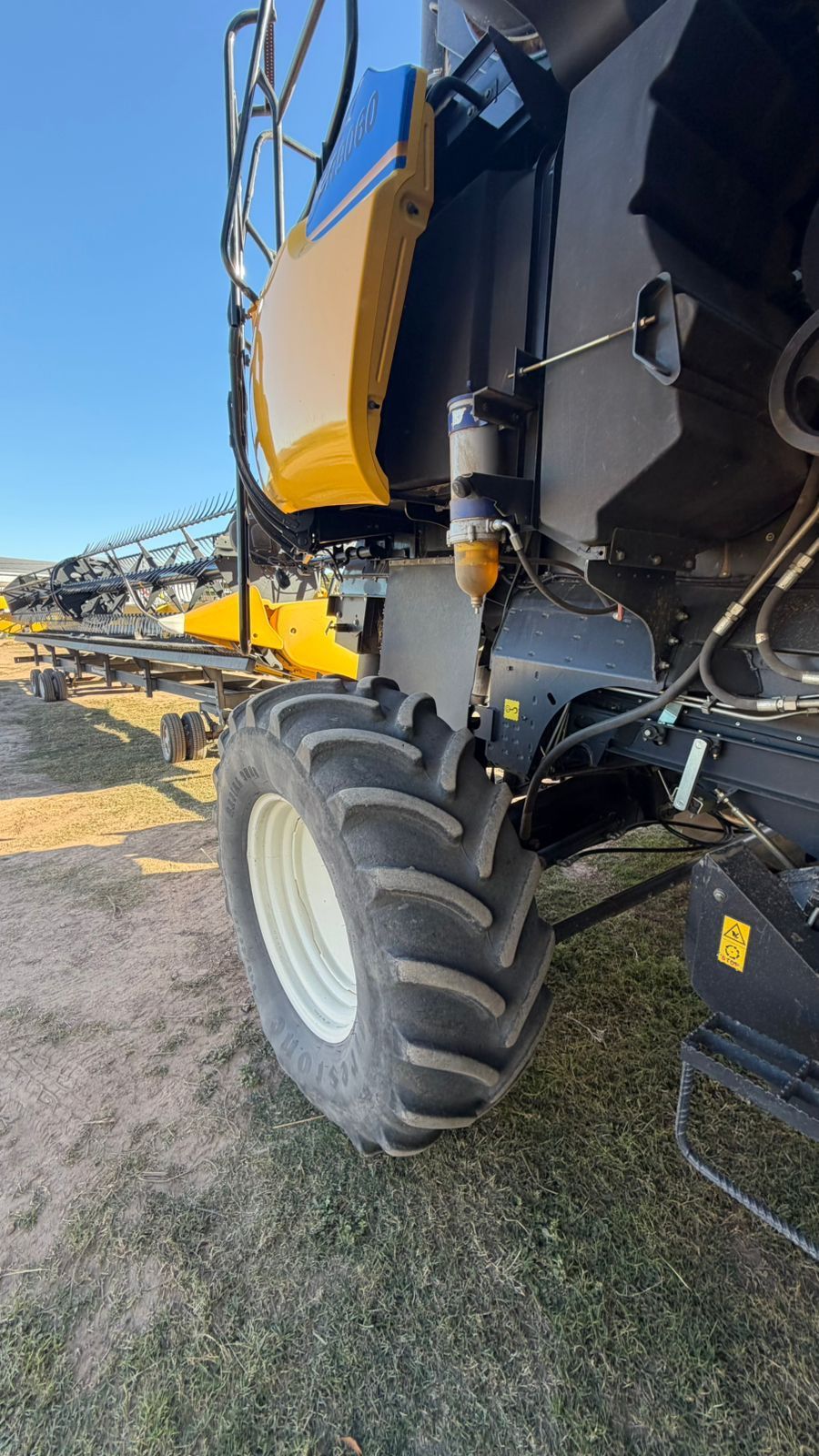 NEW HOLLAND CR9060
