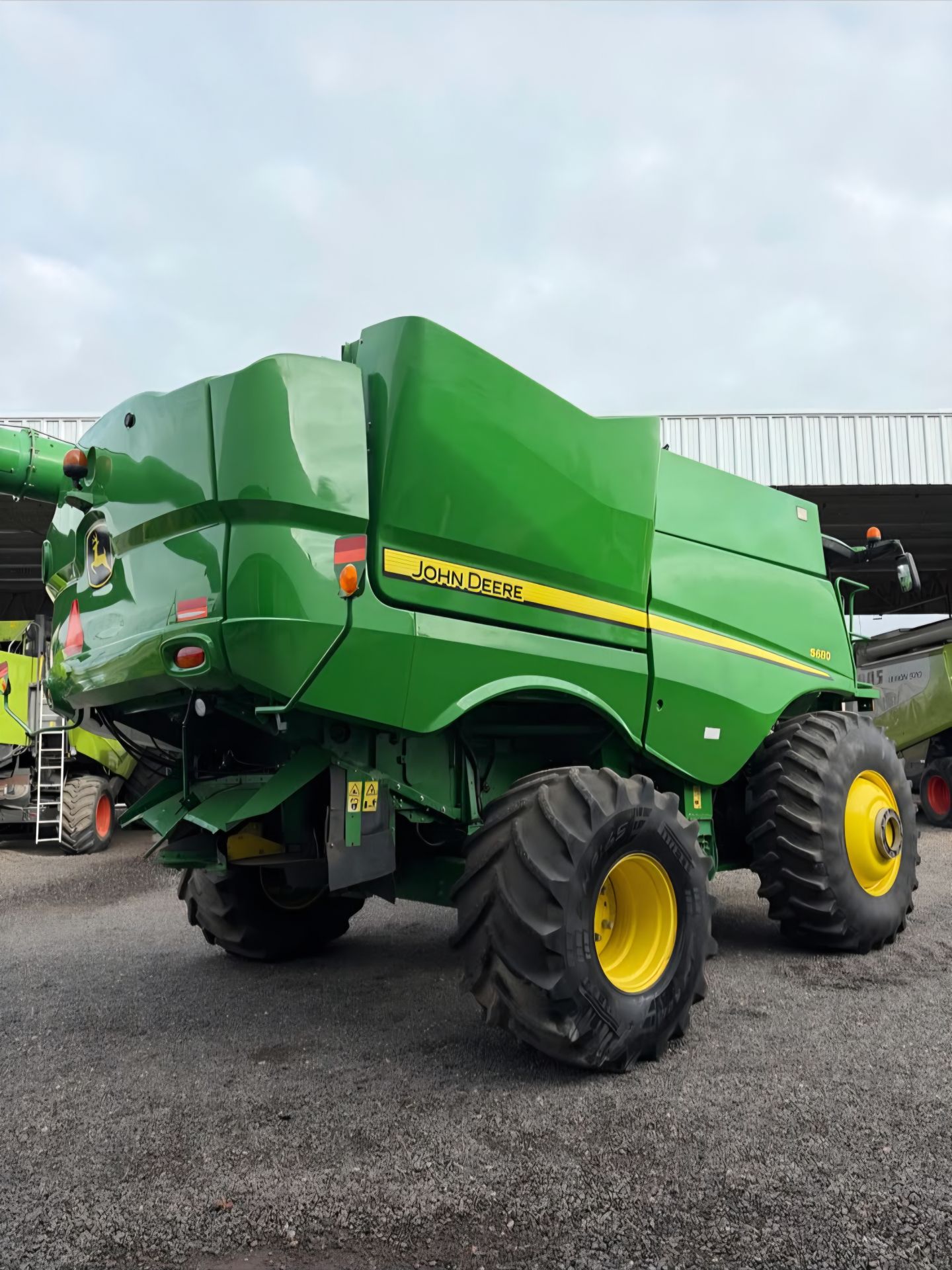 VARIOS JOHN DEERE S680