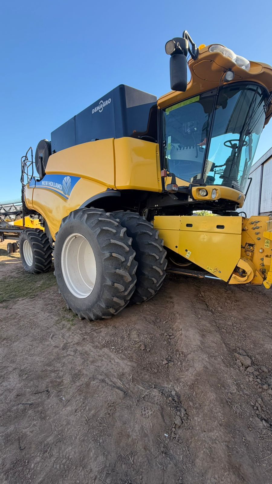 NEW HOLLAND CR9060